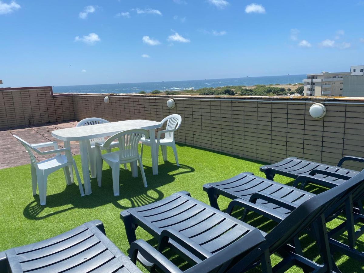 Beach Front With Rooftop Вила-ду-Конди Экстерьер фото